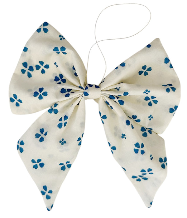 Bow Ornament no.7