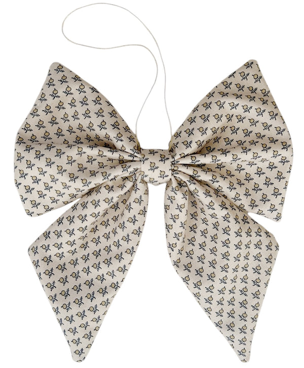 Bow Ornament no.11